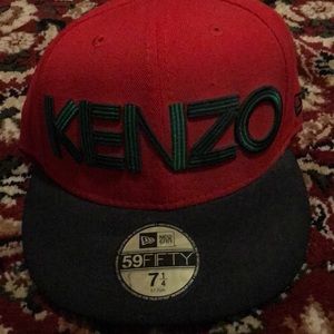 KENZO Fitted Hat Cap 7 1/4 Red Black